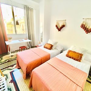 Victoria Site-Luxury Center